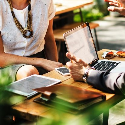 traduction-dialogue-contexte dialogue-client-traducteur-mybrian